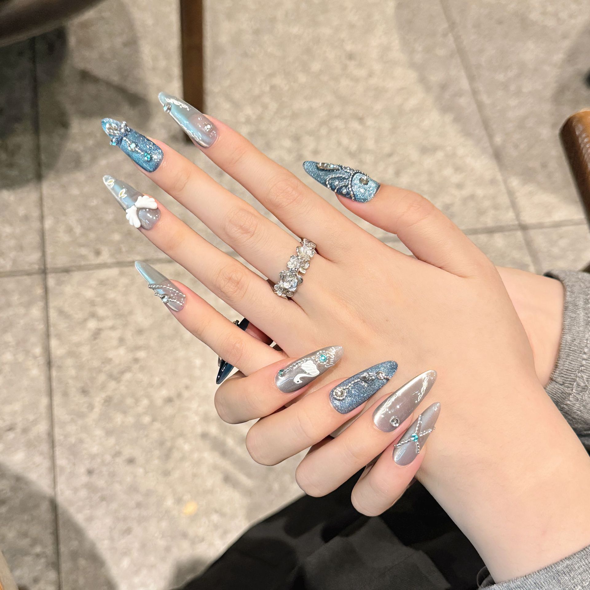 Faux ongles en forme de cygne  - Resin Art Glitter avis et prix