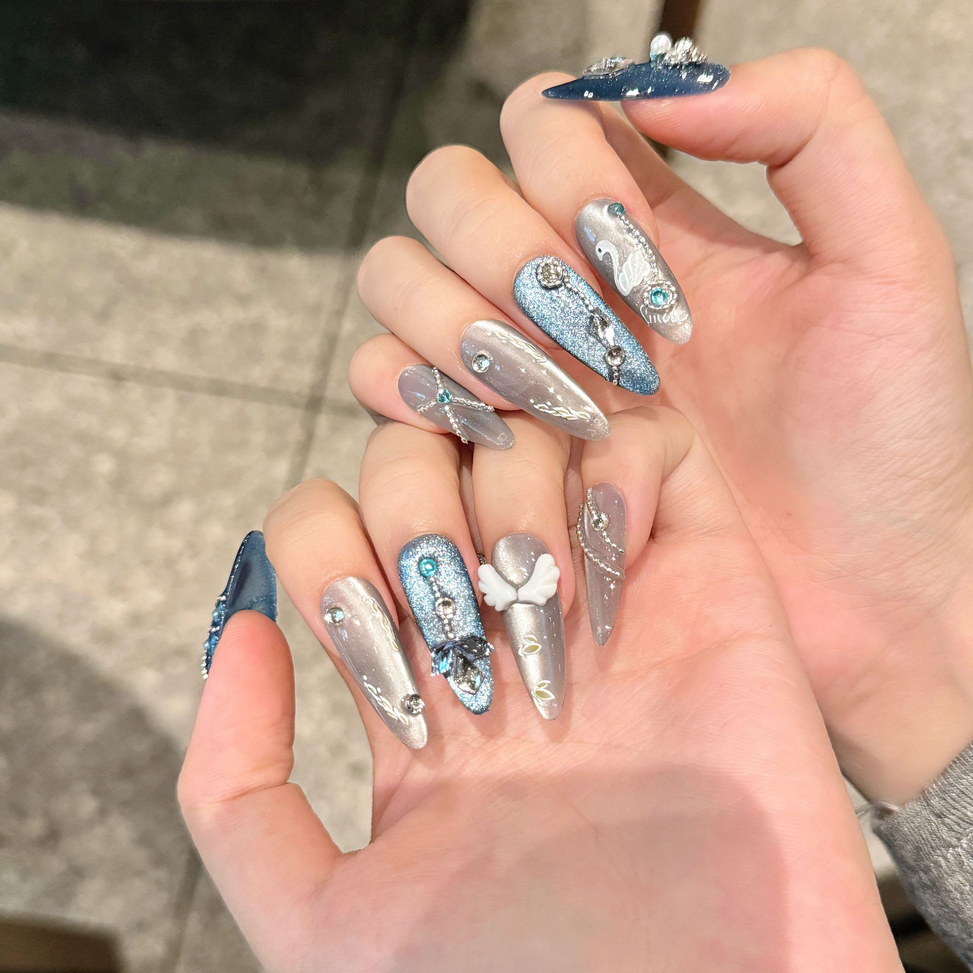 Faux ongles en forme de cygne  - Resin Art Glitter avis et prix